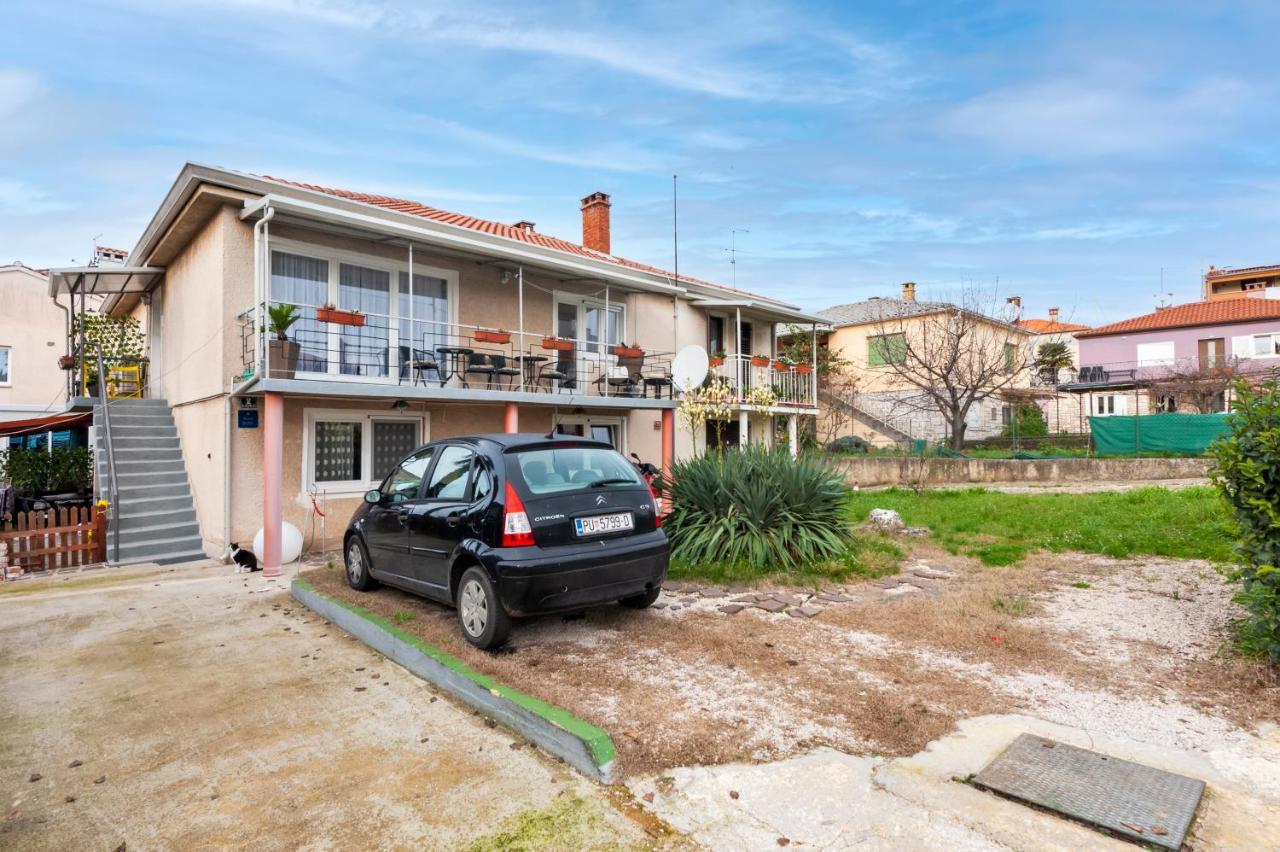 Apartment Sissy Rovigno Esterno foto